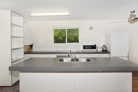 20 Scrub Road, Coolum Beach - Pet Friendly, Linen Included - Hotels Melbourne 3