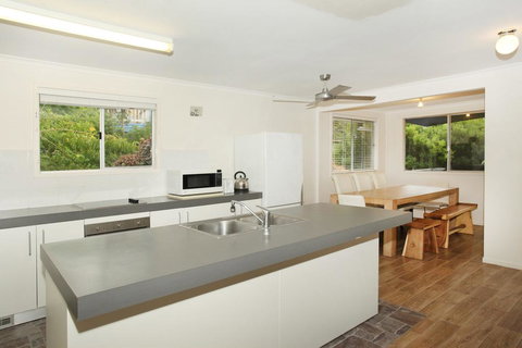 20 Scrub Road, Coolum Beach - Pet Friendly, Linen Included - Hotels Melbourne 1
