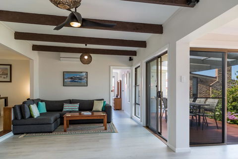 235 Mitchell Parade, Mollymook - Hotels Melbourne 1