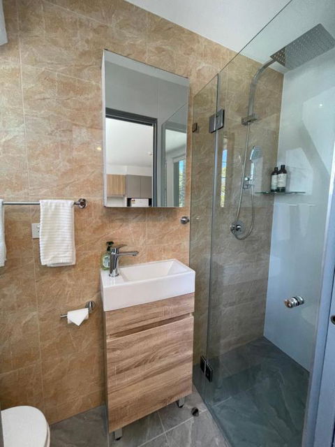 Brand New Furnished Studios - Hotels Melbourne 3