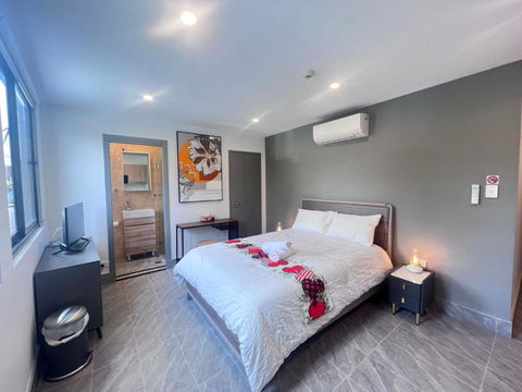 Brand New Furnished Studios - Hotels Melbourne 1
