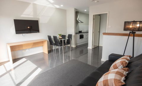 Cardiff Executive Apartments - Hotels Melbourne 3