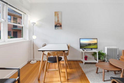 Comfy One-Bedroom Unit Between City And Airport - Hotels Melbourne 4
