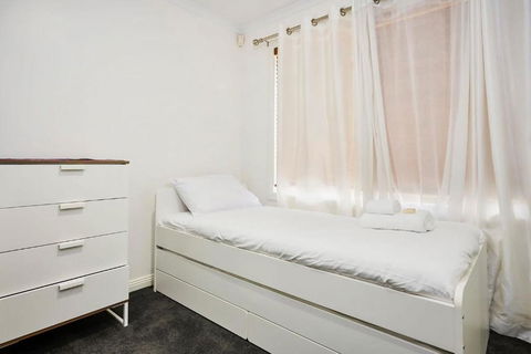 Contemporary Family Oasis In The Heart Of Newport - Hotels Melbourne 1