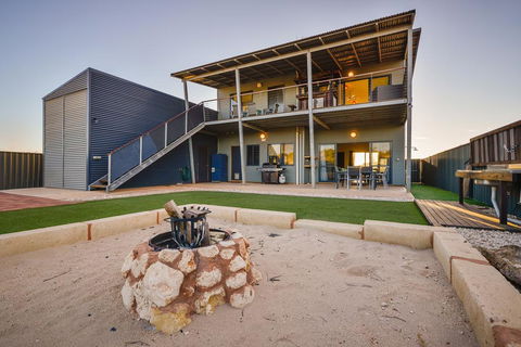 27 Osprey Way - Amazing Pet-Friendly Beach House With Gulf Views - Hotels Melbourne 1