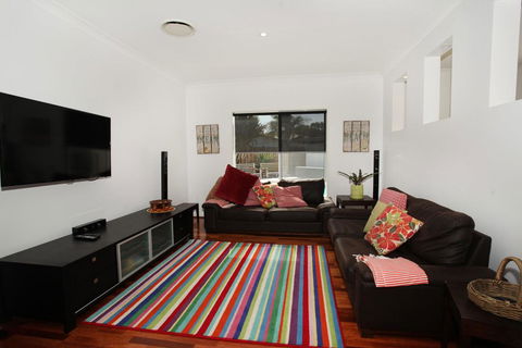 3 Bauhinia Crescent Marcoola - PET FRIENDLY, LINEN SUPPLIED, 500 BOND - Hotels Melbourne 3