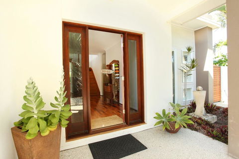3 Bauhinia Crescent Marcoola - PET FRIENDLY, LINEN SUPPLIED, 500 BOND - Hotels Melbourne 1