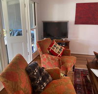 3 Bedroom Character Home Near CBD - Hotels Melbourne