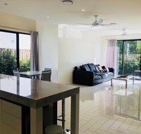3 Bedroom Executive Luxury Beachside Townhouse - Hotels Melbourne