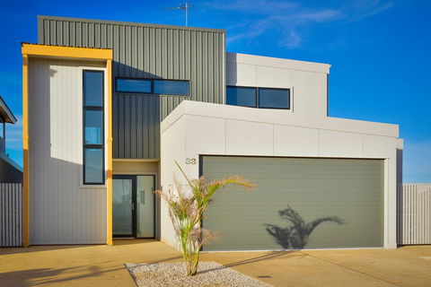 33 Inggarda Lane - PRIVATE JETTY & SPA - Hotels Melbourne 1