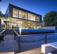 33 Witta Circle - Hotels Melbourne