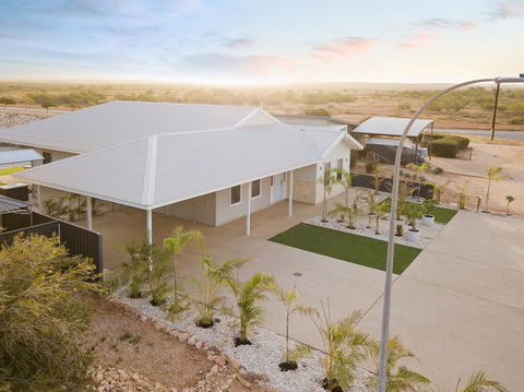 4 Corella Court - Brand New Magnificent Marina Home With Wi-Fi - Hotels Melbourne 1