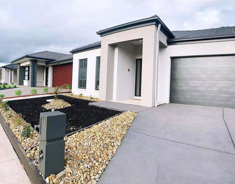 4Bed 2Bath Cozy Guesthouse In Tarneit - Hotels Melbourne 1