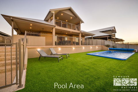 5 Kestrel Place - PRIVATE JETTY & POOL - Hotels Melbourne 0