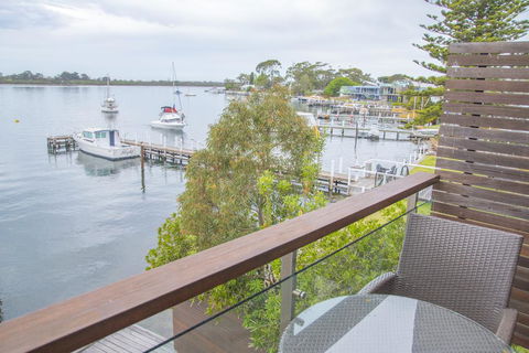 5 Knots Metung - Hotels Melbourne 2