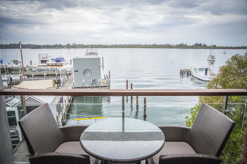 5 Knots Metung - Hotels Melbourne 3