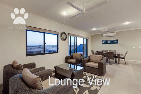 6 Corella Court - PRIVATE JETTY & POOL - Hotels Melbourne 2