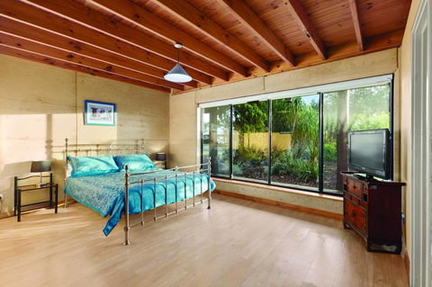 9 Marshall Street - Large Family Holiday Home Just Metres To The Beach - Hotels Melbourne 2