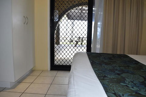 ABSOLUTE BEACH FRONT MACKAY - Comfort Resort Blue Pacific - Hotels Melbourne 2