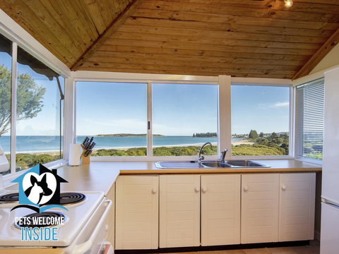 Absolute Beachfront 3BR 2BA Home W/ Beach Track - Hotels Melbourne 3