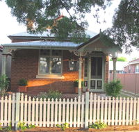 Acacia Cottage on Peel Bathurst - Hotels Melbourne
