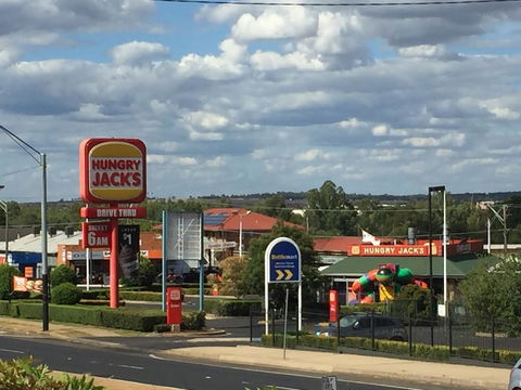 Across Country Motel And Serviced Apartments - Hotels Melbourne 3