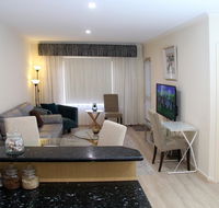 ADELAIDE CBD APARTMENT - 3BR 2BATH  CARPARK - Hotels Melbourne