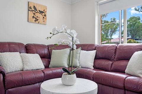 Discover Mount Annan Spacious 6-BR House - Hotels Melbourne 2