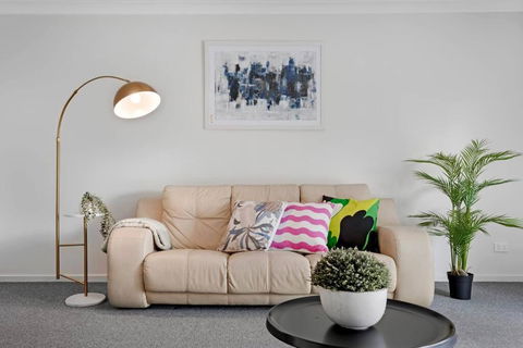 Discover Mount Annan Spacious 6-BR House - Hotels Melbourne 4
