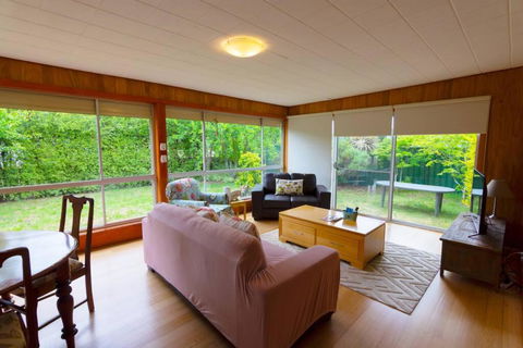 Elm Trees Of Ross Cottage - Hotels Melbourne 2