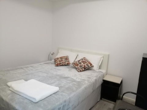 Entire 2 Bedrooms Security Apartment - Hotels Melbourne 4