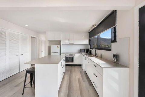 Expansive River-View Oasis - Hotels Melbourne 2