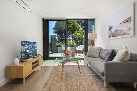 Fabulous 1-Bed With Pool And Private Courtyard - Hotels Melbourne 0