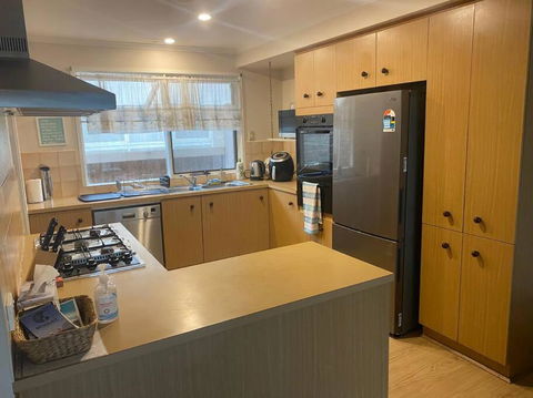 Family Home- Close To Knox City & Dandenong Ranges - Hotels Melbourne 3
