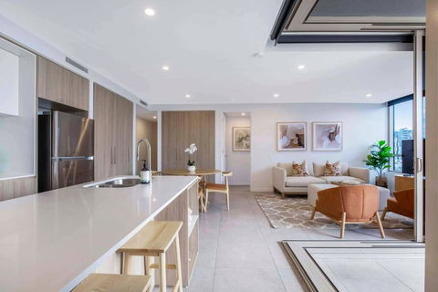 Gabba Oasis:Luxury 3BRM Apt Pool - Hotels Melbourne 4