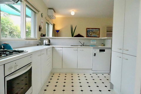 Glan Mor - Hotels Melbourne 4