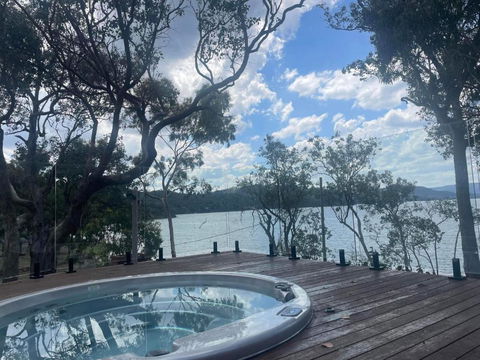 Glasshouse On The Lake - Hotels Melbourne 0