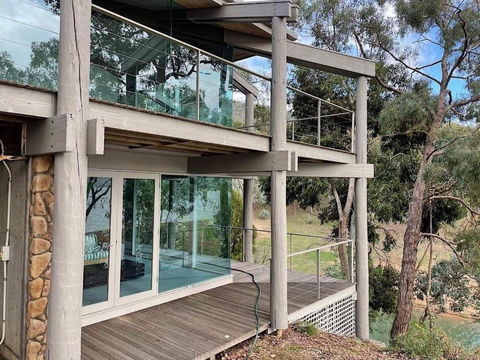 Glasshouse On The Lake - Hotels Melbourne 3