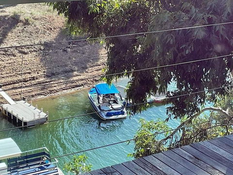 Glasshouse On The Lake - Hotels Melbourne 4