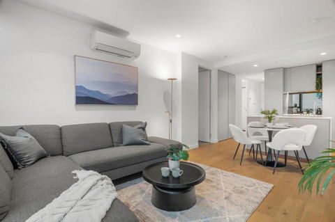 Gorgeous City Views 70th Floor 3BR Apartment With Pool And Gym - Hotels Melbourne 1