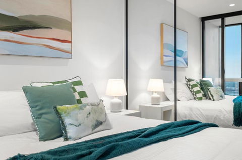 Gorgeous City Views 70th Floor 3BR Apartment With Pool And Gym - Hotels Melbourne 4