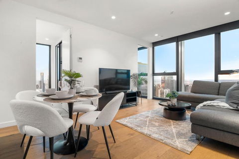 Gorgeous City Views 70th Floor 3BR Apartment With Pool And Gym - Hotels Melbourne 0