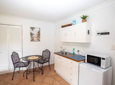 GORGEOUS STUDIO + 100M TO BEACH + POOL - Hotels Melbourne 2