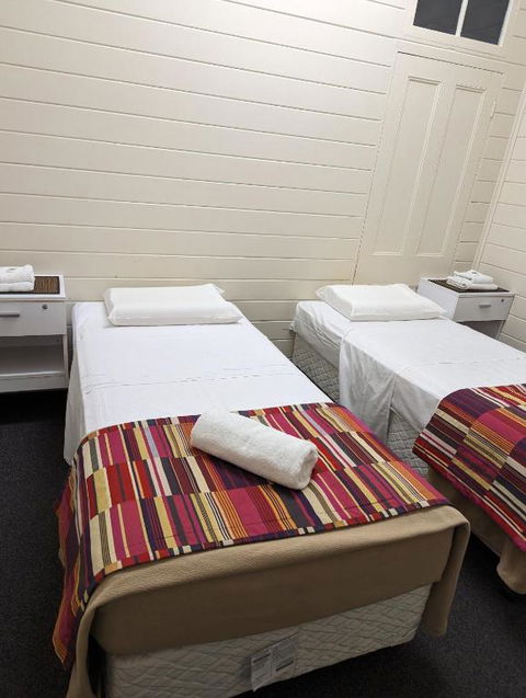 GRAND CENTRAL HOTEL PROSERPINE - Hotels Melbourne 4