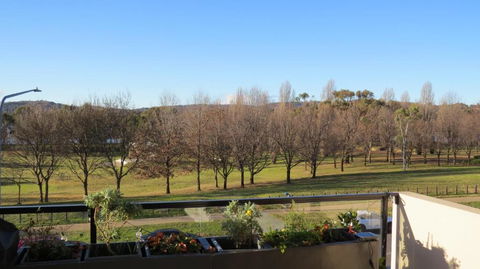 GREENWAY WATERS 2 Bed Apartment - Hotels Melbourne 2