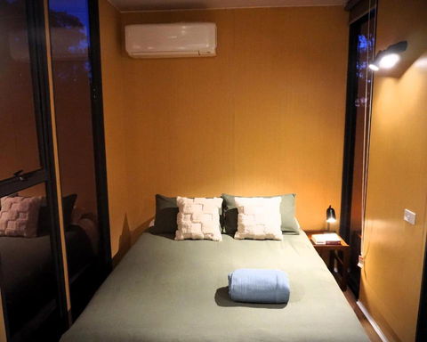 Grove At Peasant Farm By Tiny Away - Hotels Melbourne 2