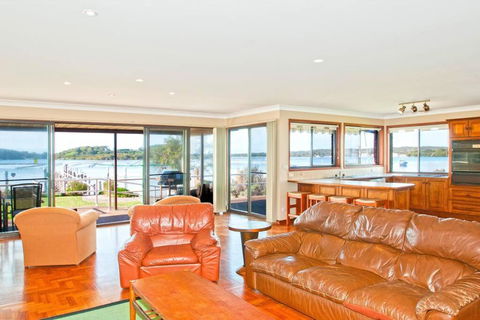 HAIS18G - Riverside Delight - Hotels Melbourne 1