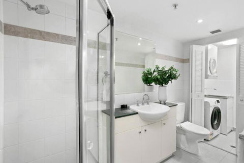 HELP1 - Chatswood Charm Central Apartment Near Station - Hotels Melbourne 3