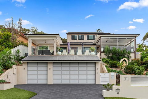 HEATed Pool, Lake & Beach, Luxury 5 B/R House - Hotels Melbourne 3