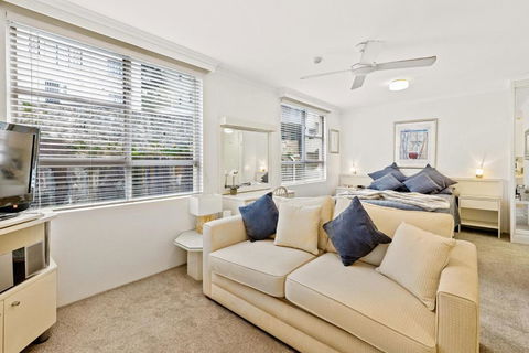 HENRY12 Self- Catering - Hotels Melbourne 1